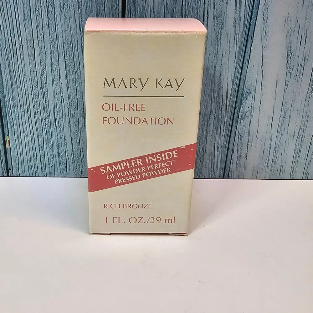 Mary Kay Day Radiance Oil-Free Foundation Rich‎ Bronze #5795 - NIB Old Stock